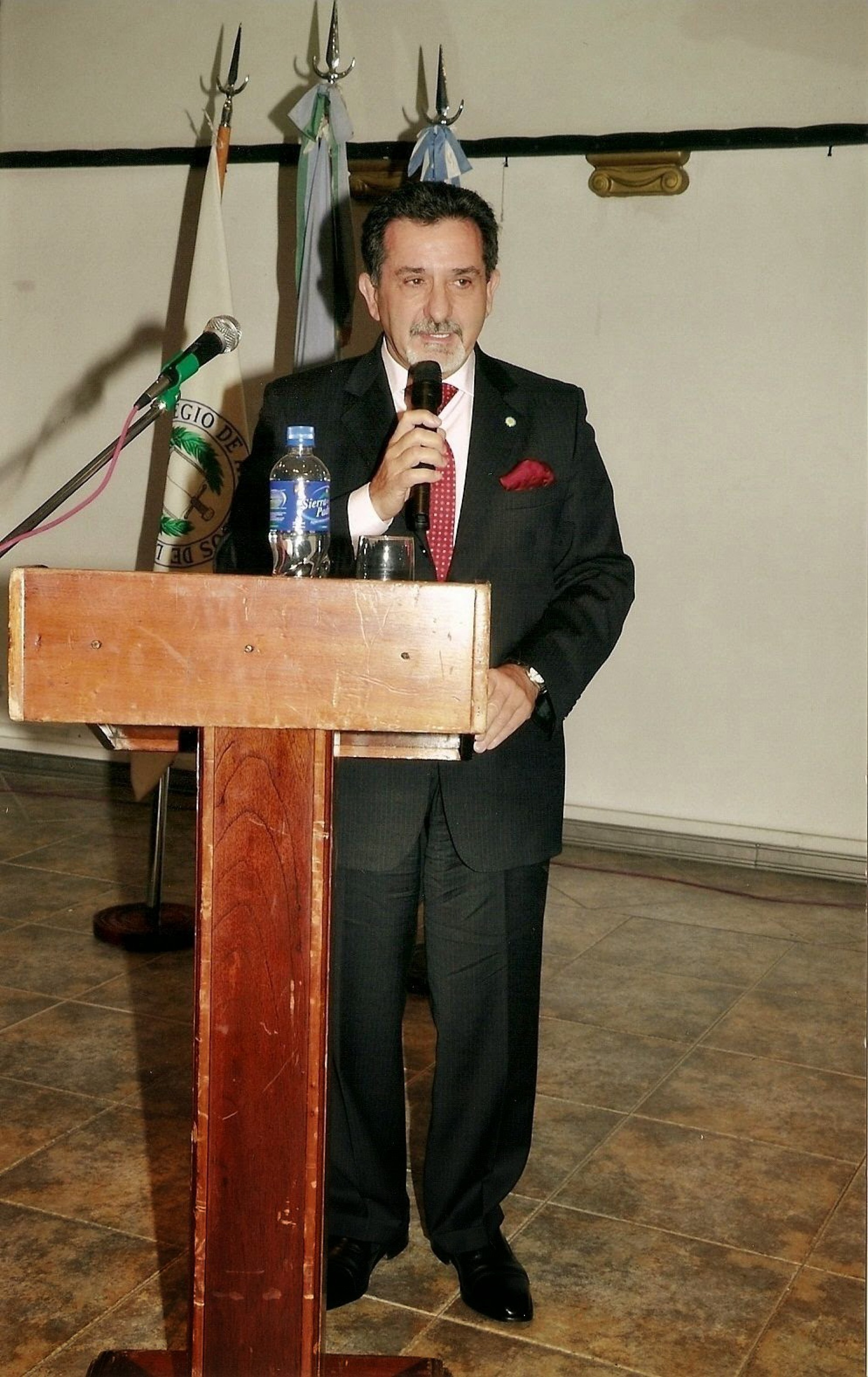 Entrega del premio anual del C.A.L.M. al Dr. Joaquín Pedro da Rocha